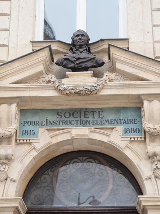 Devanture du bâtiment de la fondation Robert de Sorbon